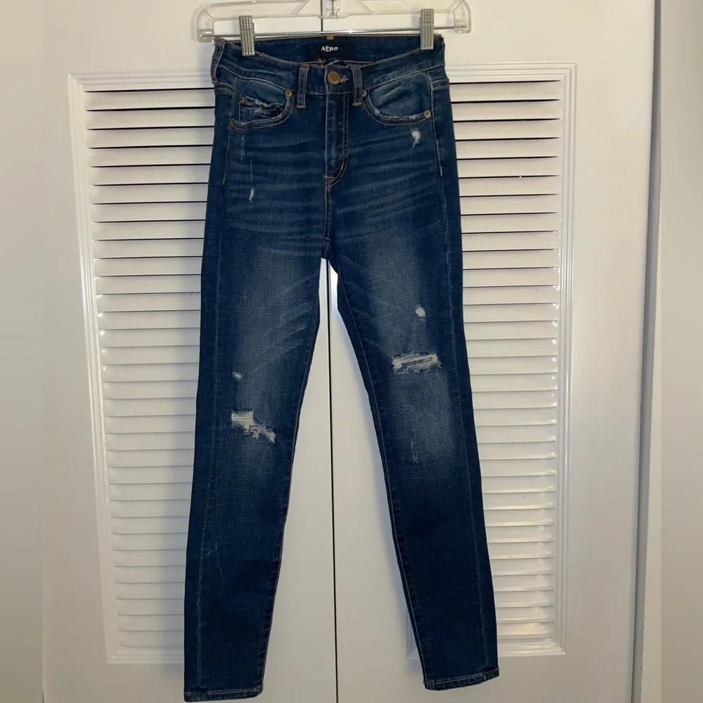 Aeropostale high rise distressed jegging 00 short